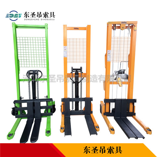 重型手動(dòng)液壓堆高車(chē)產(chǎn)品側(cè)面展示--河北東圣吊索具制造有限公司--小型攪拌機(jī)|石材夾具|液壓堆高車(chē)|手動(dòng)叉車(chē)