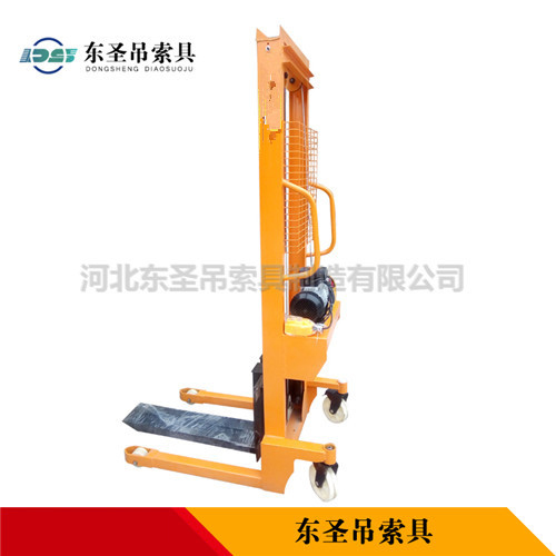 微型手動堆高車側(cè)面展示--河北東圣吊索具制造有限公司--液壓堆高車|手動叉車|小型攪拌機(jī)|石材夾具